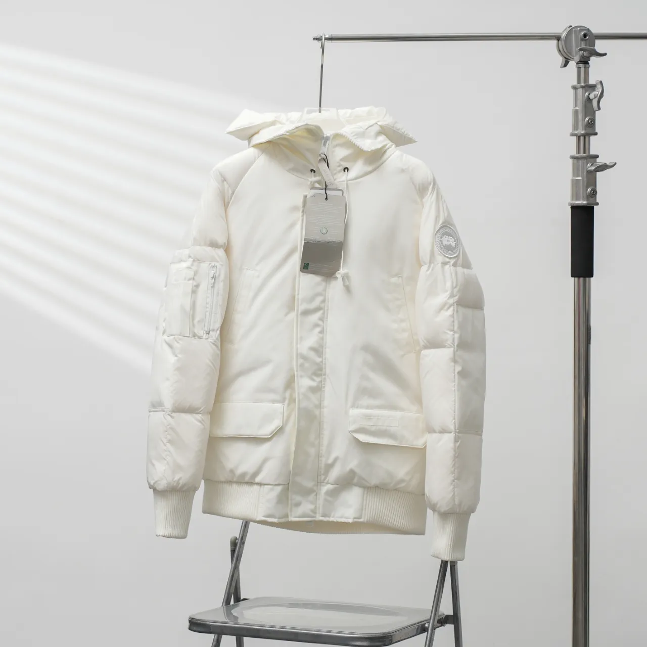 P840 CANADA GOOSE丨Canada Goose 2056 Soft Sleeve Pilot Hooded Down Jacket Color: White Size: XXS-XXL